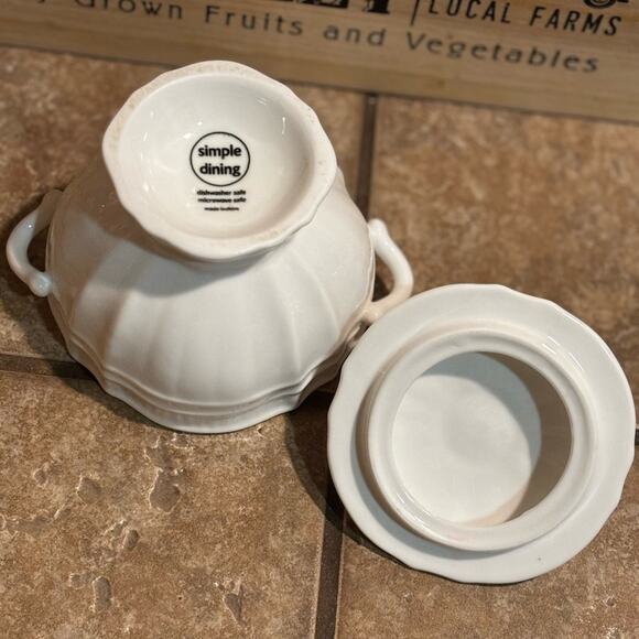 Elegant White Ceramic Sugar Bowl - Picture 3 of 4